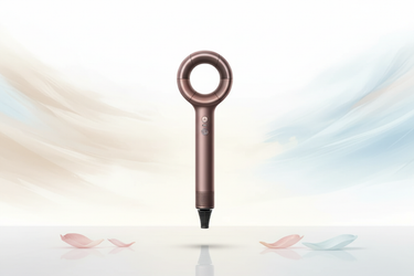 stesso sfondo e atmosfera ma con un dysona sciucapelli quello non so cosa sia